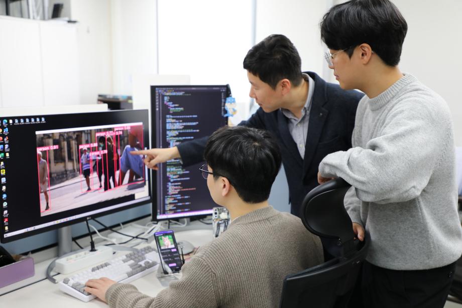 DGIST Achieves Simultaneous Performance Improvement and Energy Savings with Innovative Algorithm for 6G Vision Services! 이미지