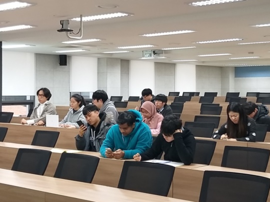 2019.11.28(Thu) Happy hour, Seminar Series, Prof. Jin Young Kim 이미지